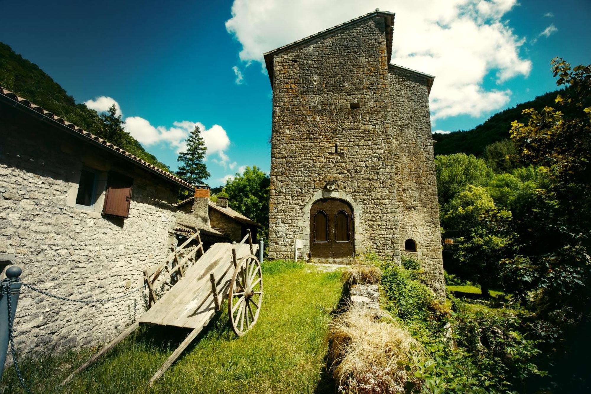 Le Chateau De Sorgues Cornus Exterior foto